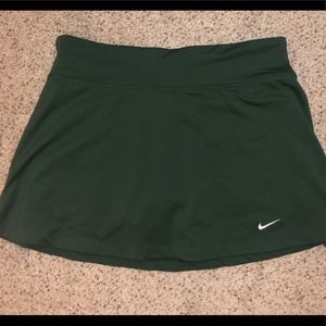 Nike hunter green tennis skirt